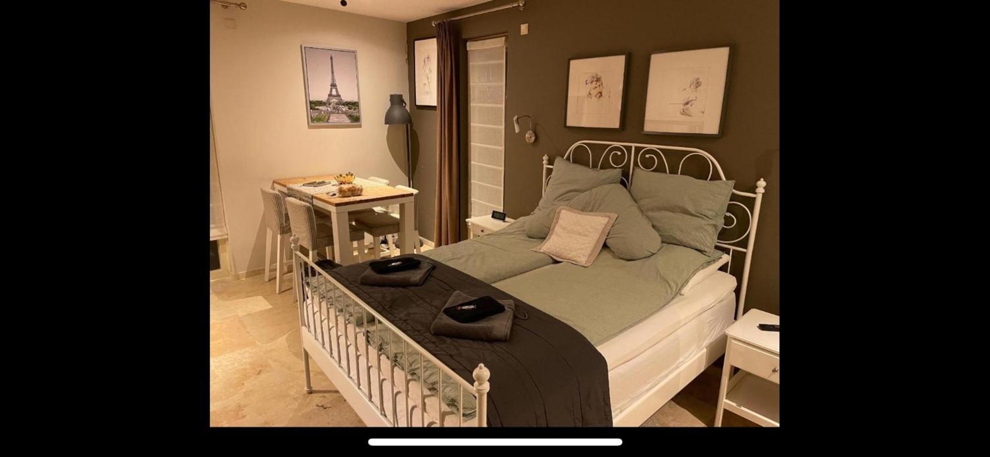 B&B Maison Saint Tropez Eindhoven Rum bild