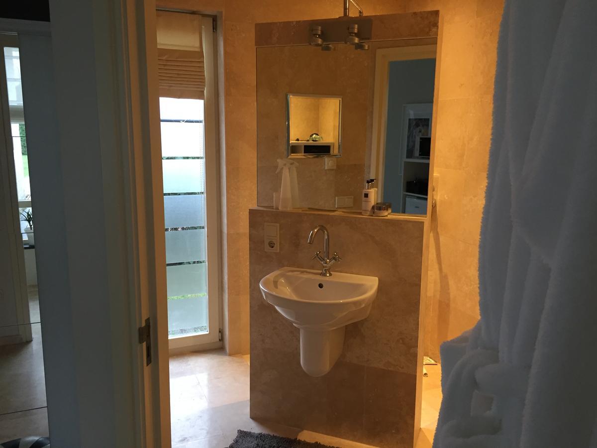 B&B Maison Saint Tropez Eindhoven Exteriör bild
